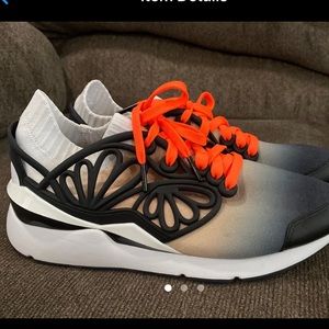 Puma X Sophia Webster
Neutrals/pattern print athletic sneakers Size 8.5